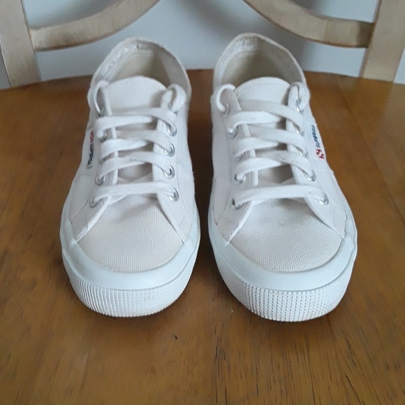 ❌❌SOLD❌❌Superga White Sneakers Wm Size 6 - Picture 3 of 6